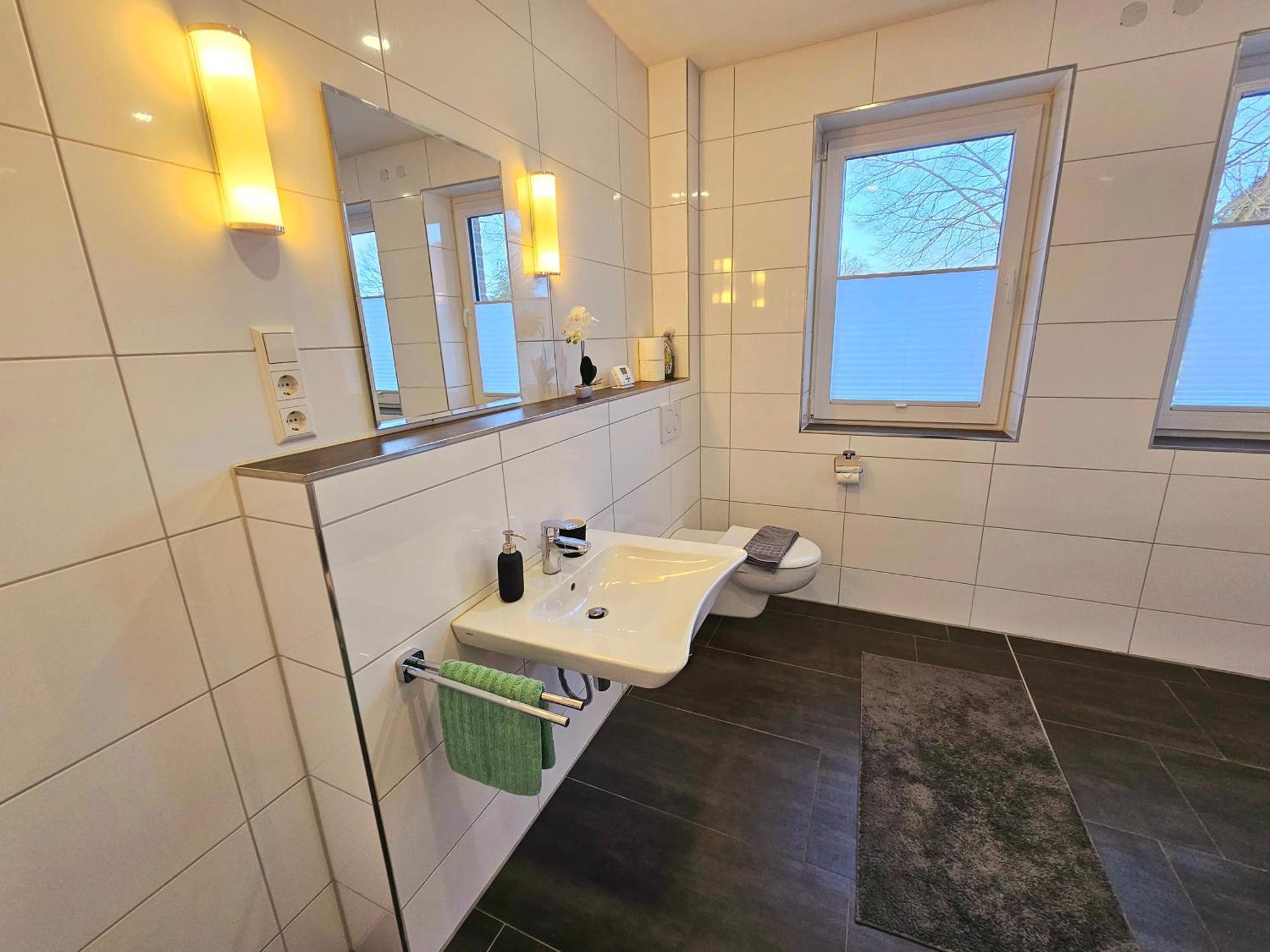 Exklusive Ferienwohnung In Lingen Holthausen 2Zim, 2Badez,Kueche,Balkon,Waschmaschine Esterno foto